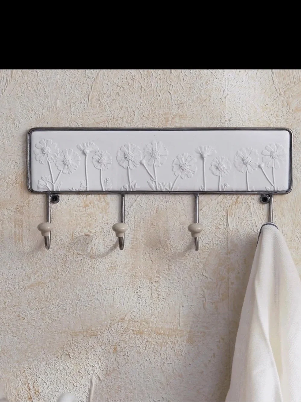 Source Unknown White & Cream Floral Ceramic Hook Rack